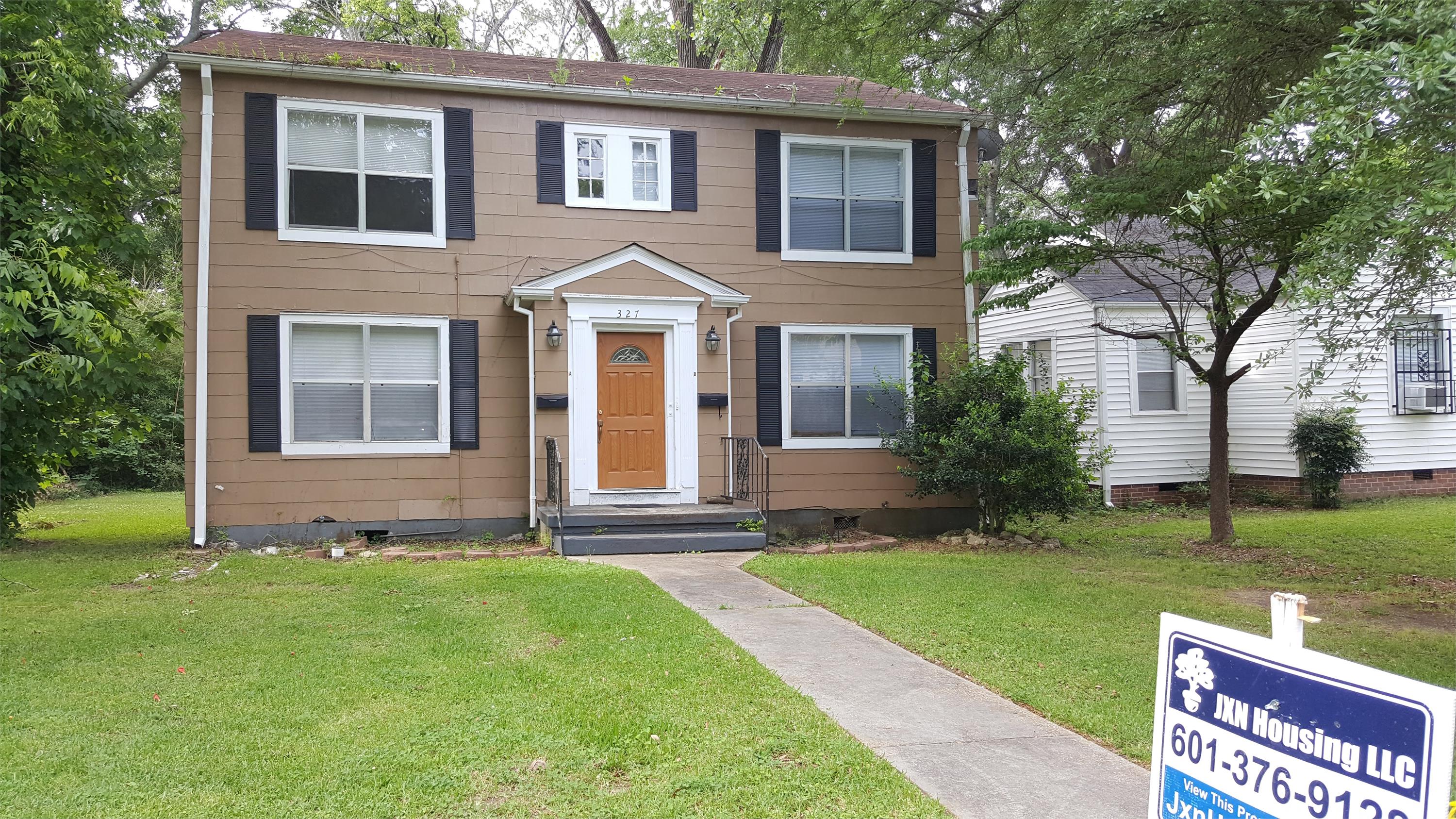 327 Decelle St - A