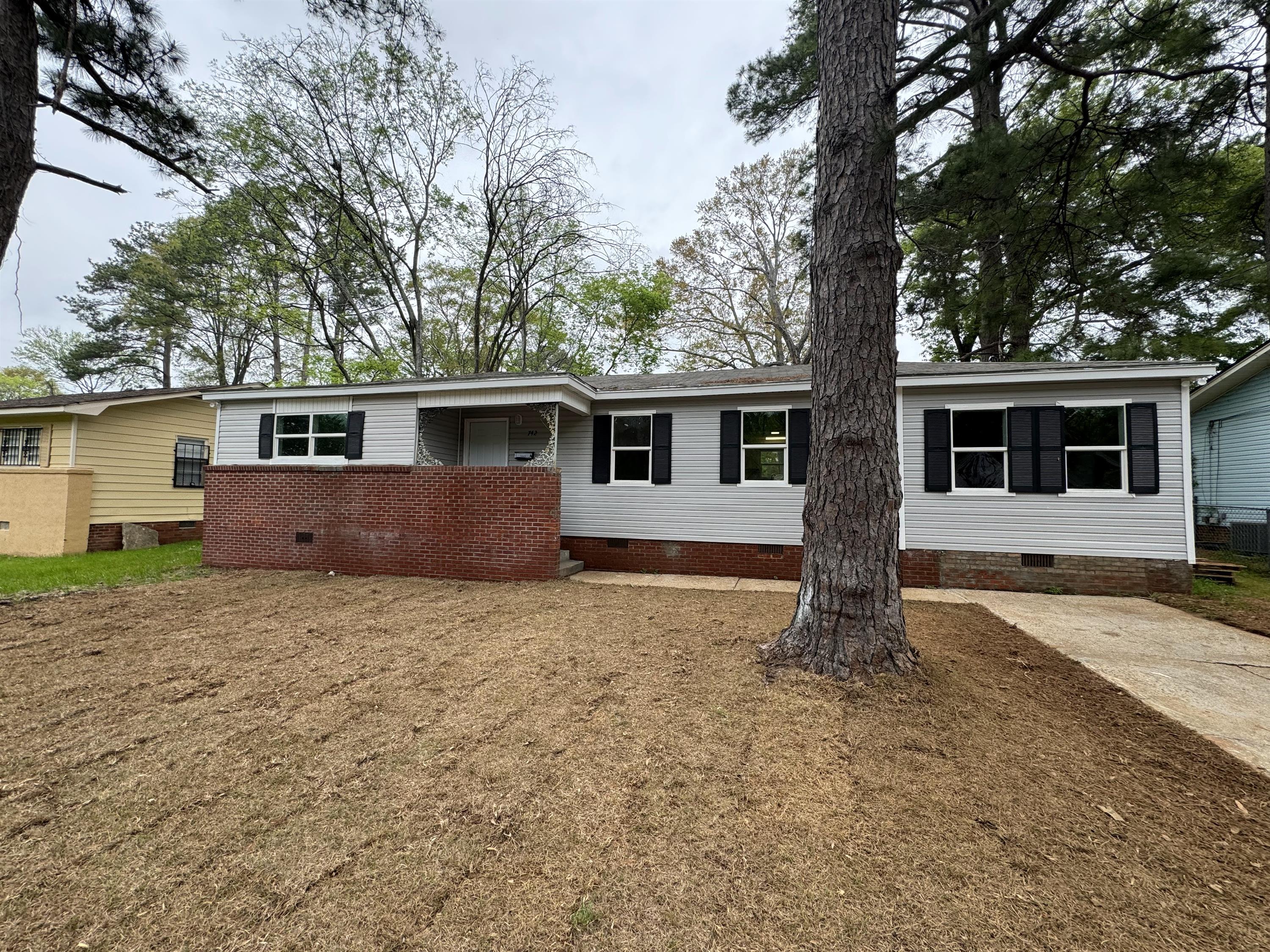 742 Montclair Place